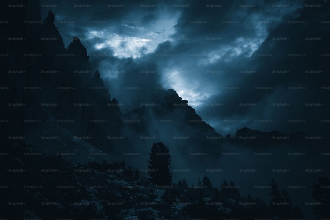 《子夜归》徐凯是干什么的？